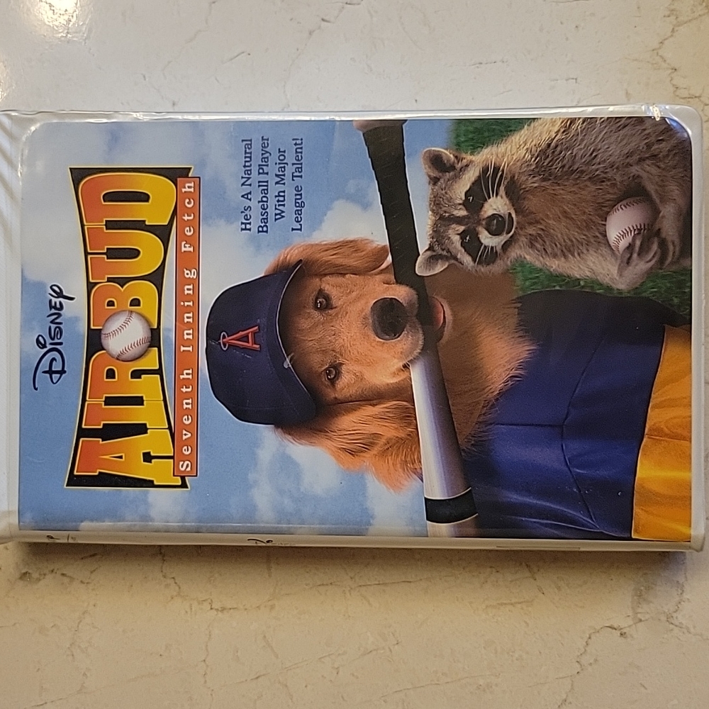 Disney's Airbud Seventh Inning Fetch VHS Tape